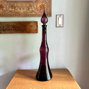 Grote empoli-glazen fles met amethist | Dieppaarse Italiaanse glazen karaf | 24 1/2" fles Genie-fles amethist boho-stijl | Boho-decor