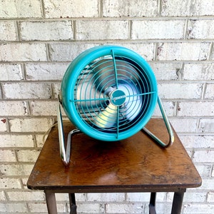 Vintage Aqua Blue Dominion Table Fan | Turquoise Dominion Model # 2007 Table Fan | MCM Table Fan |