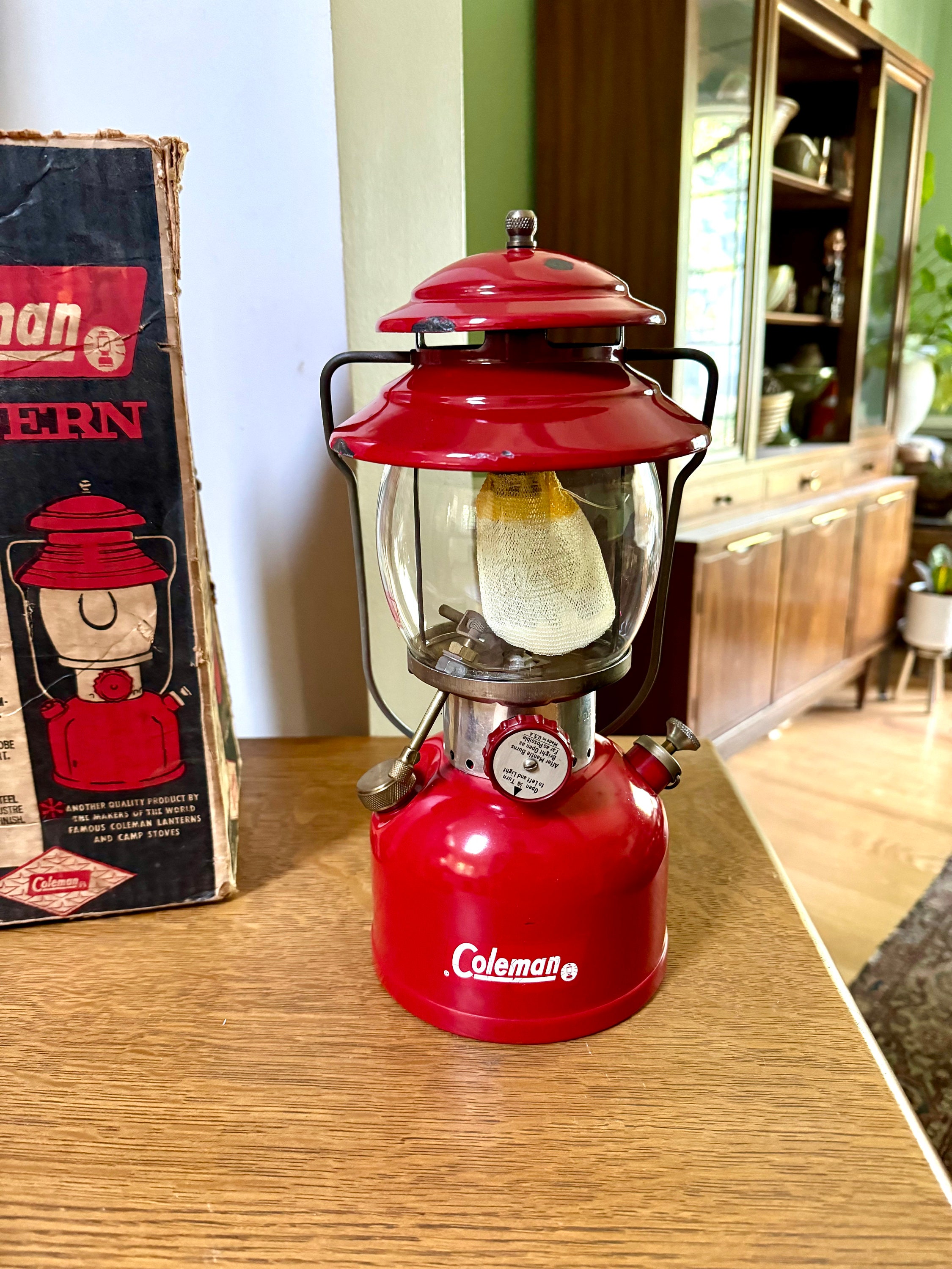 Coleman - 1974年製　Coleman ランタン　200A195 Vintage NOS Coleman Lantern 200A195 Red W/box Single Mantle