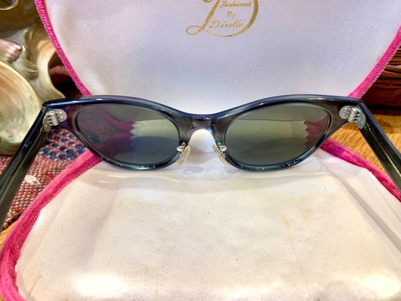 Vintage Pair Of 1950's Victory Cats Eye Sunglasse… - image 10