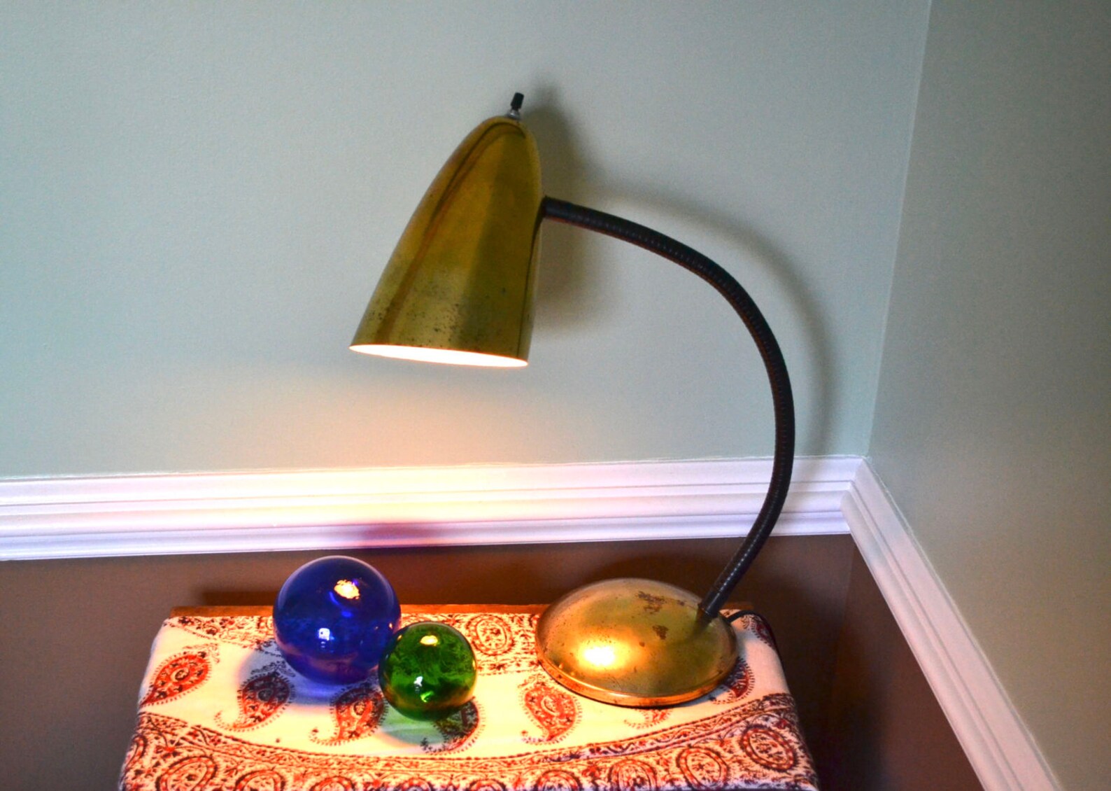gold gooseneck light