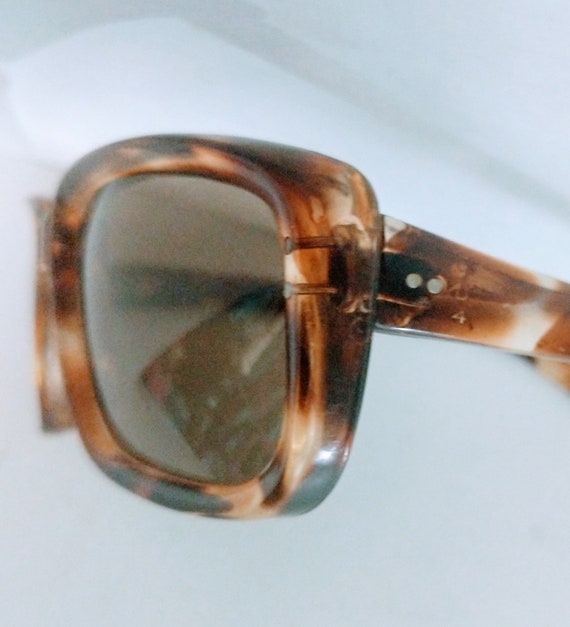 Mod 1960s Sunglasses Tortoise Jackie O Glasses It… - image 9