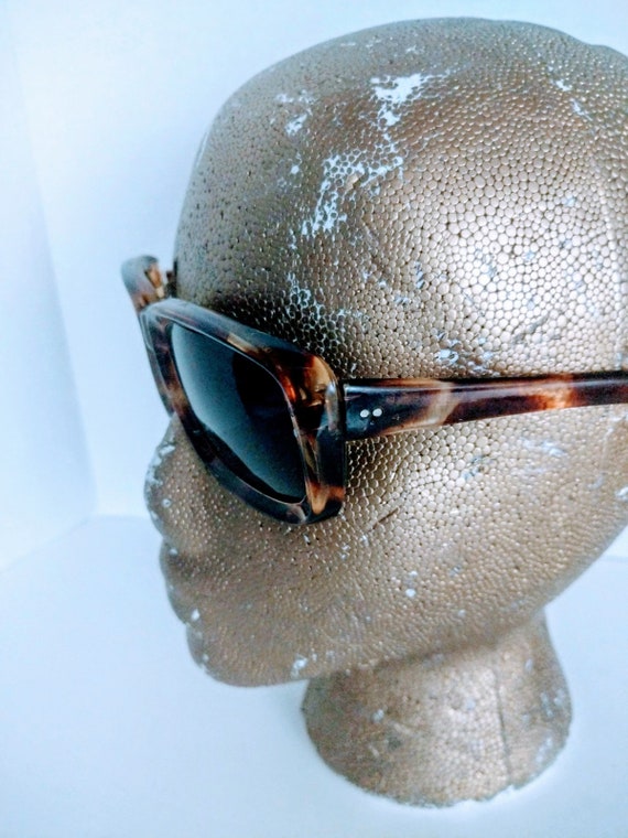 Mod 1960s Sunglasses Tortoise Jackie O Glasses It… - image 2