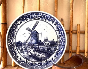 Gorgeous vintage ceramic Delft's Blaue holland wall plate