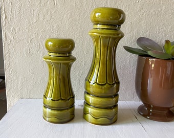 Los Angeles CALIF pottery salt and pepper shakers