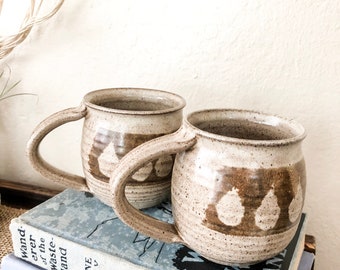 Set of 2 vintage ceramic mugs