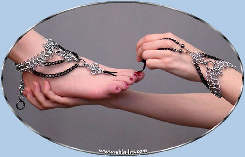 Raven Barefoot Sandal, Slave foot jewelry anklet in chainmaille, Bare foot slave anklets, Gothic chains chainmail jewelry foot-piece image 1