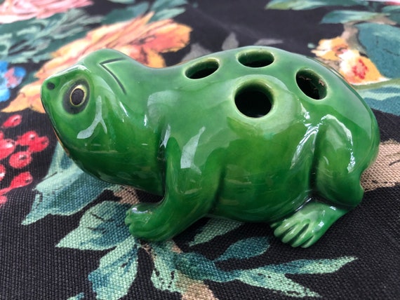 Frog Goes to Market: Antique Butter Mold