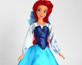 La robe inspirée d'Ariel (bleu) #2 convient aux poupées de 11,5 pouces ou 17 pouces comme les poupées classiques Disney Princess ou les poupées chantantes classiques.