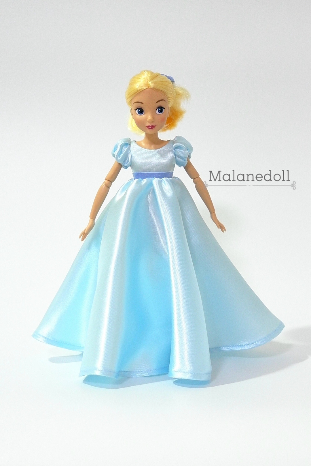 Cabello Princesa De Vestido Azul Disney Disney La Princesa Y El