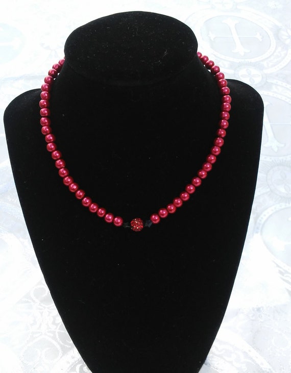 Volianne (Dark Rose) Neck Gem