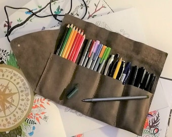 PDF Pattern: Leather pen roll with six variations of closing flap. Fits at least 20 pens and pencils.