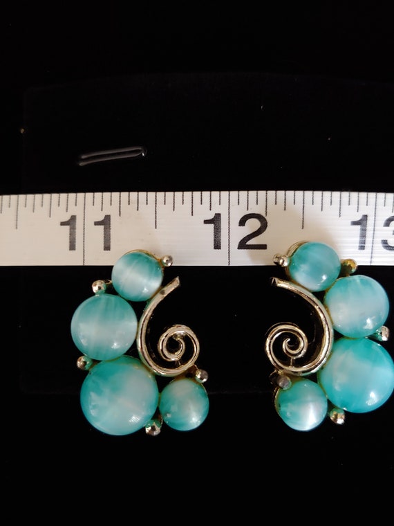 Vintage Lisner blue Thermoset Moonglow Clip Earri… - image 4