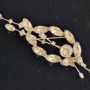Vintage Weiss Rhinestone Brooch
