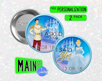 Disney Inspired Engagement Cinderela e Príncipe Encantado - Pacote com 2 - Botão personalizável de 3 polegadas