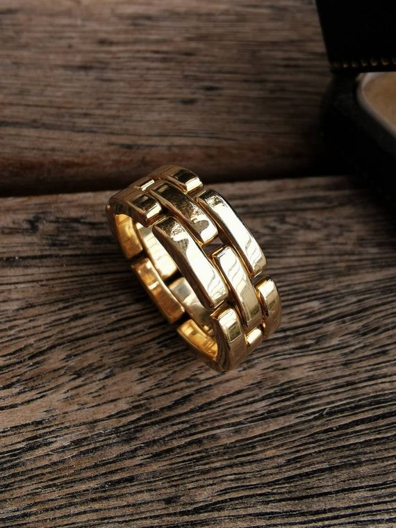 Cartier ring Link Panther collection.