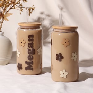 Retro Daisy Personalized 16oz Glass Tumbler/Cup With or without Name includes bamboo lid and straw Coffee, Co-worker, Birthday, Holiday