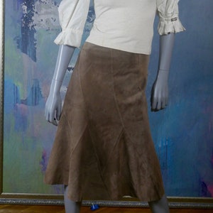 Light Brown Suede Skirt, 90s European Vintage Genuine Leather Skirt,Size 6 US, 10 UK, Waist = 28 inches (71.12cm)