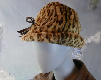 Vintage Fur Hat, 70s Leopard Print Genuine Fur Bucket Hat, Small, 6 3/4 US, 6 5/8 UK, 54 EU, 21 1/4 inches