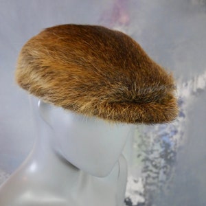 Fur Cap, 1970s European Vintage Golden Brown Beaver Flat Cap: Size Small, 6 7/8 US, 6 3/4 UK, 55 Euro, 21 5/8 inches (54.81cm)