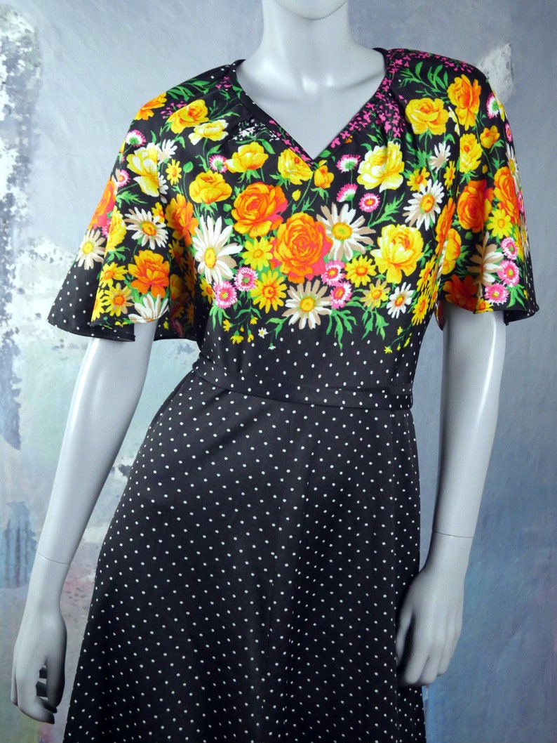 12 UK Black White Polka Dot Maxi Dress w Orange Yellow Pink Floral Pattern on Bodice 1970s Long Dress Bohemian Summer Dress: 8 US