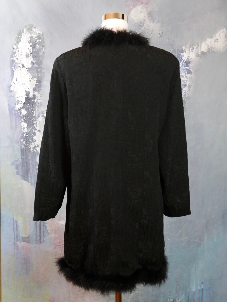1822 UK Elegant Lightweight Evening Overcoat 1980s Black Opera Coat with Marabou Feather Trim Size 1416 US