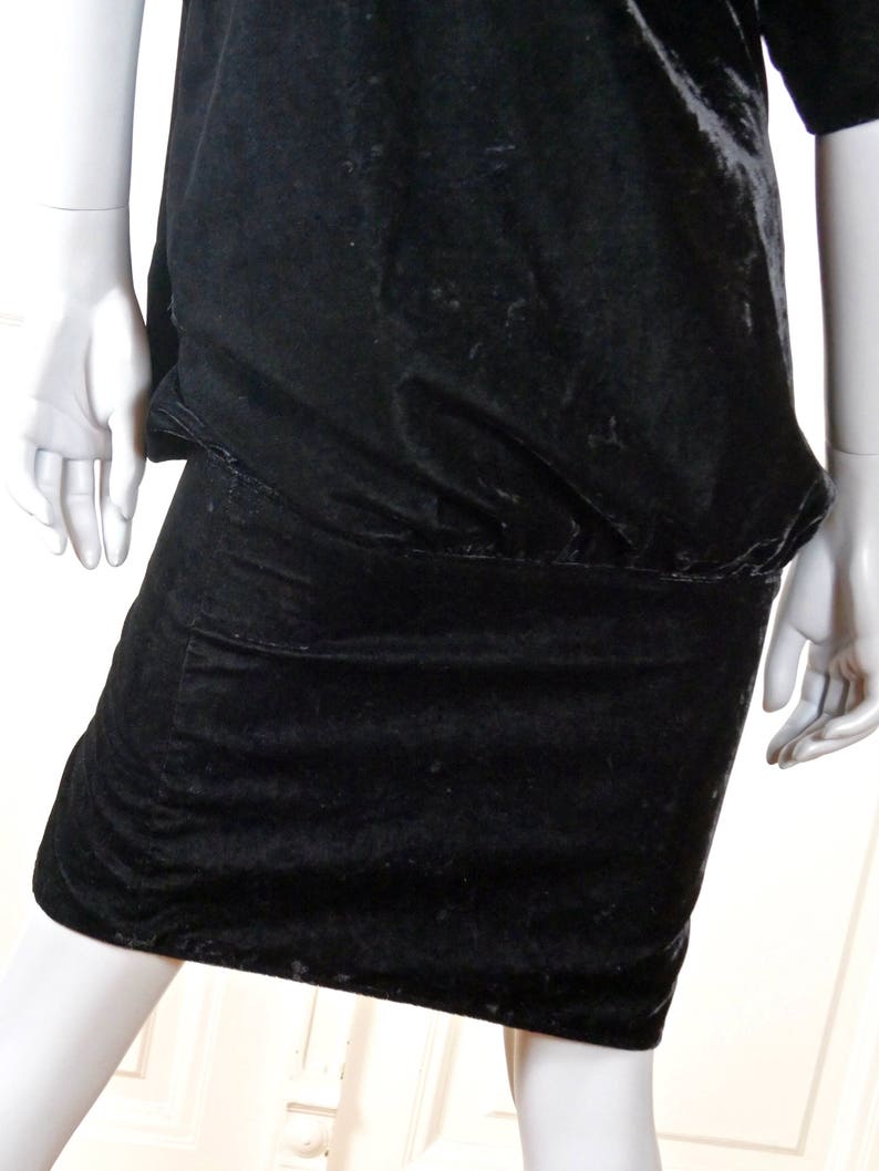 Diamante Buttons Cocktail Dress: Size 6 US 1980s Short-Sleeve Crushed Velvet Dress w Dropped Waistline Vintage Black Velvet Dress 10 UK