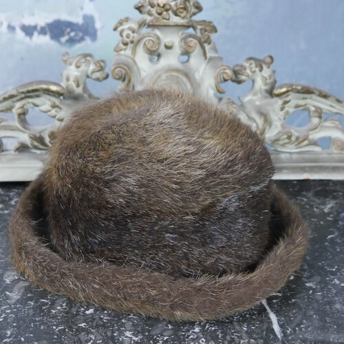 1960s Beaver Fur Bowler Hat, Brown Swedish Vintage Women's Hat: Small (6 on sale 5/8 US, 6.5 UK, 53 Euro)