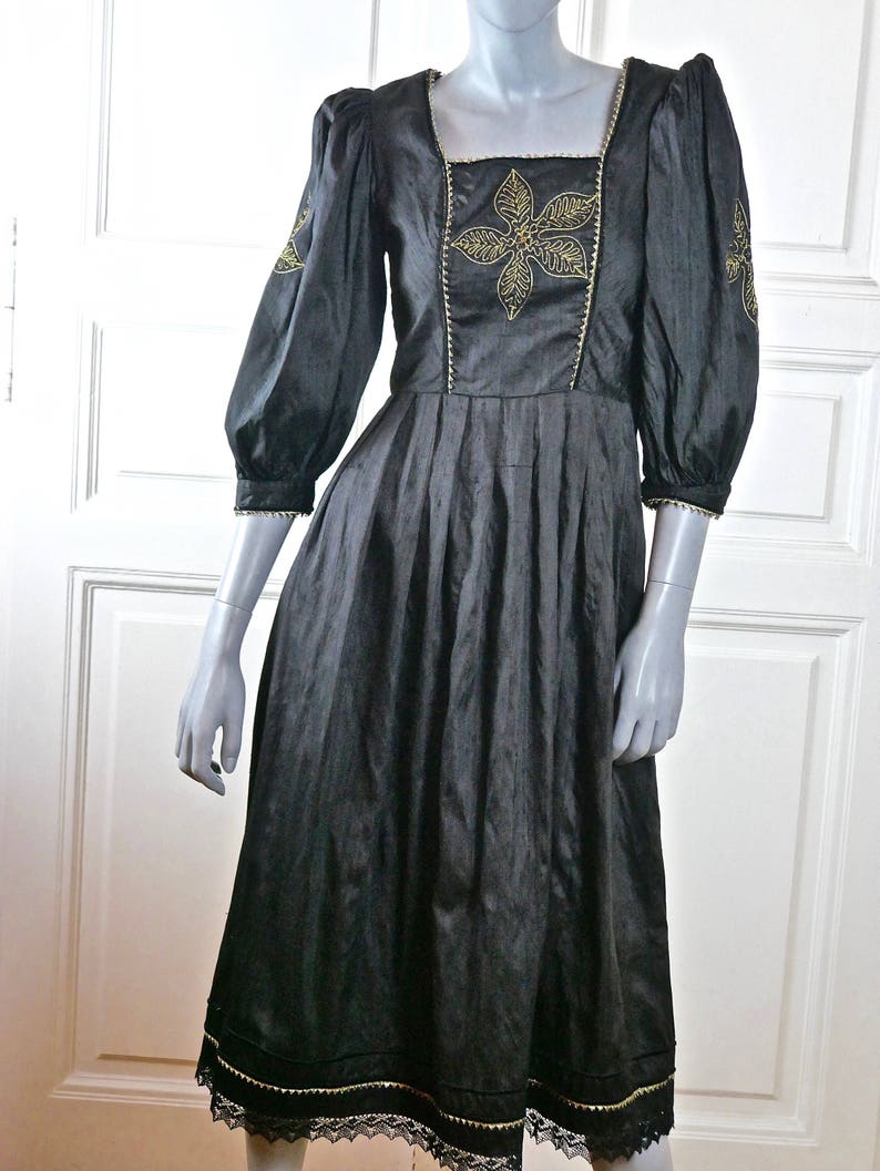 Black Gold Traditional Tyrol Octoberfest Dress Austrian Vintage Trachten Dress 10 UK German Clothing: Size 6 US
