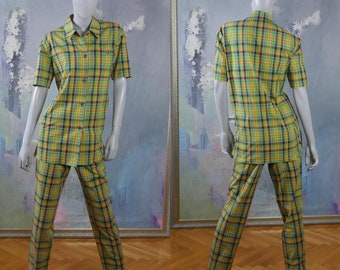 Juego de pantalones a cuadros, traje de pantalón de verano vintage europeo de la década de 1990, negro amarillo verde y algodón de manga corta tartán rojo: busto = 42", cintura = 31"