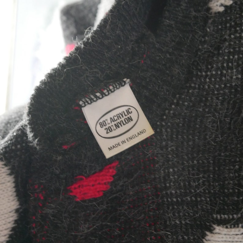 18 UK Polka Dot Sweater Size 14 US 1980s British Vintage Charcoal Gray Red and White Soft Warm Winter Pullover Jumper