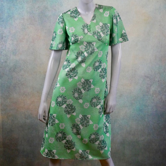 1960s Mod Green Dress with Silver Metallic Thread… - image 1
