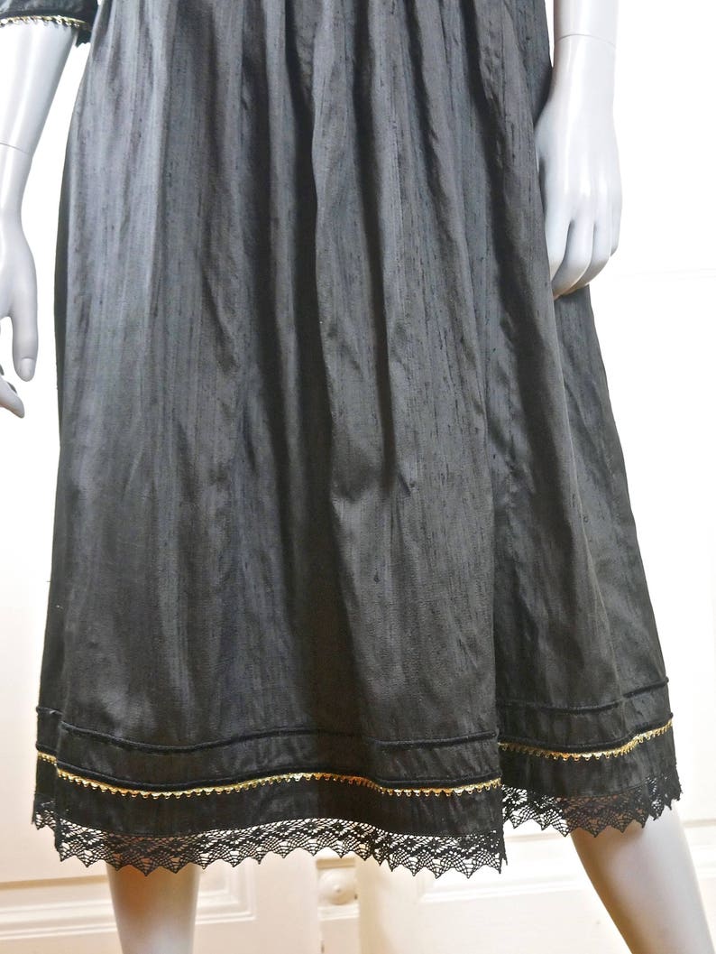 Black Gold Traditional Tyrol Octoberfest Dress Austrian Vintage Trachten Dress 10 UK German Clothing: Size 6 US