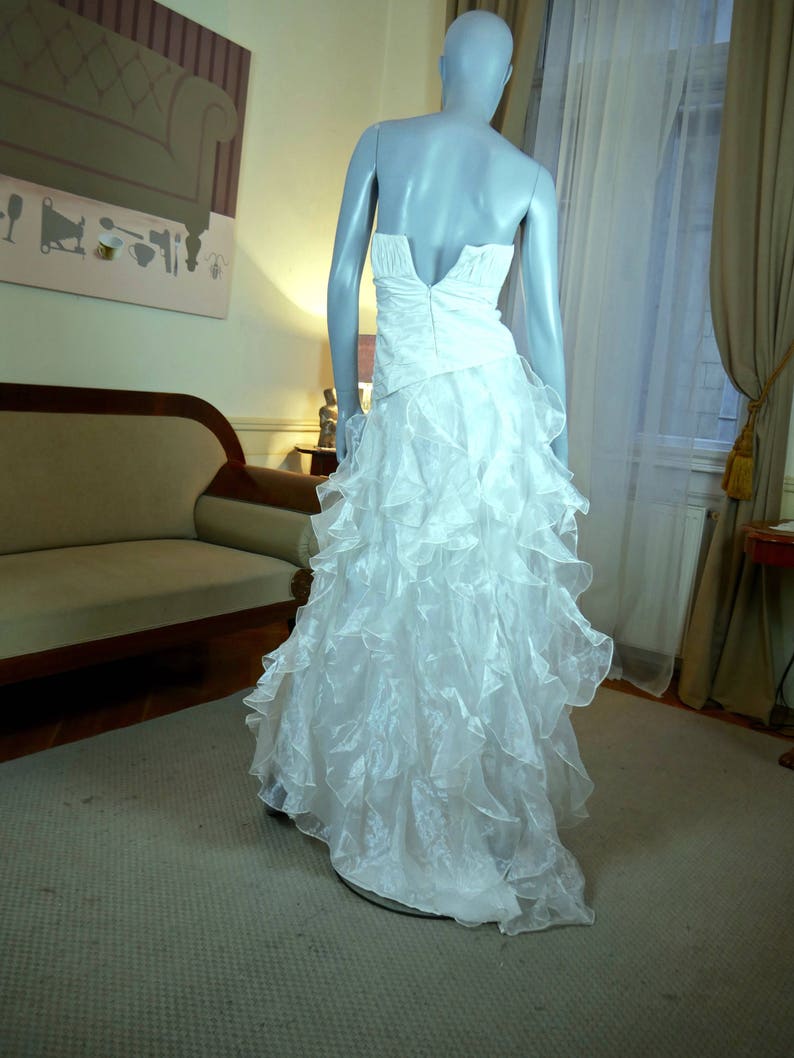 Vintage Wedding Dress, Sleeveless White Wedding Gown, European Bridal Dress w Goddess Pleats and Layered Skirt: Size 2 US, Size 6 UK image 6