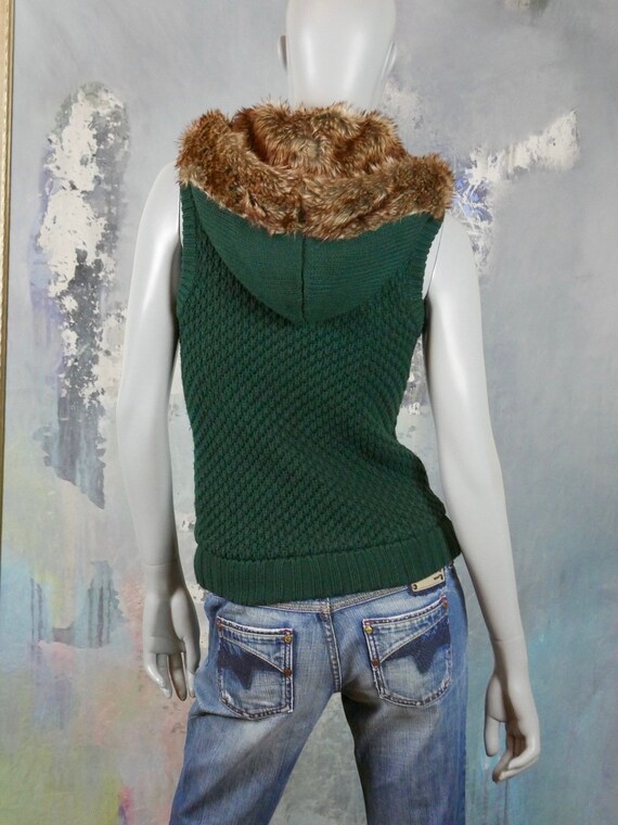 Green Knit Sweater Vest, 1990s European Vintage F… - image 7