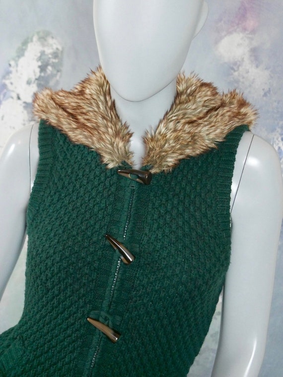 Green Knit Sweater Vest, 1990s European Vintage F… - image 5