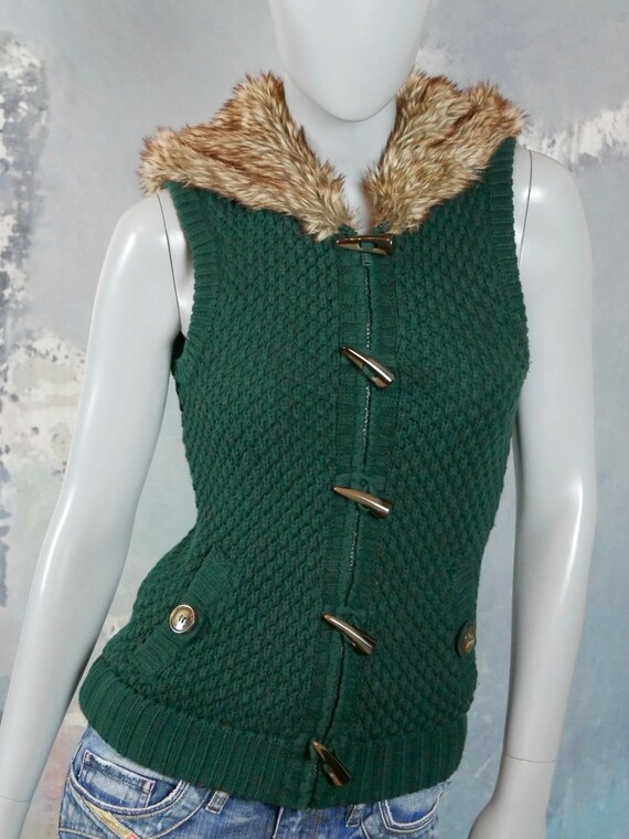 Green Knit Sweater Vest, 1990s European Vintage F… - image 3