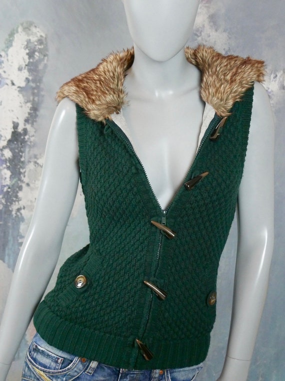 Green Knit Sweater Vest, 1990s European Vintage F… - image 4