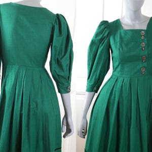 Austrian Vintage Trachten Folk Dress, Emerald Green Bavarian Tyrol Dress w Faux Antler and Engraved Pewter Buttons: Size 6 US, Size 10 UK