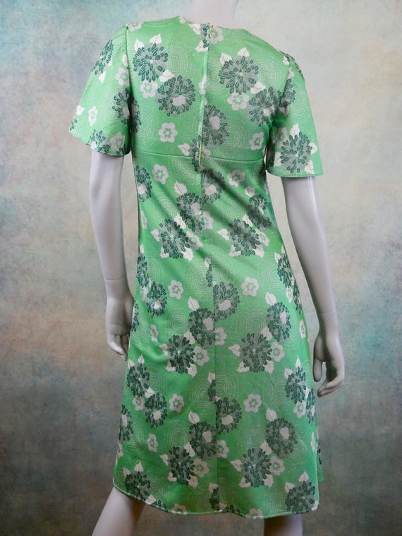 1960s Mod Green Dress with Silver Metallic Thread… - image 3