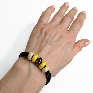 Yellow black small wrist beaded bracelet, Bee colors black yellow girl&#39;s beaded bangle, Bee style accessories, Sister best friend gift