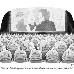 Könnte beinhalten: Eine Schwarzweiß-Cartoon-Illustration eines Kinopublikums, das futuristische Helme trägt und auf der Leinwand ein historisches Drama sieht. Die Bildunterschrift lautet: "Man kann erkennen, dass es sich um ein historisches Drama handelt, weil sie keine Ozonschutzhelme tragen."