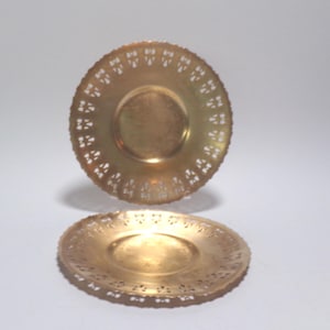 Copper Set of 2 Collectible Decorative Vintage Wall Plates 8&quot;Wide India Open Metal Design