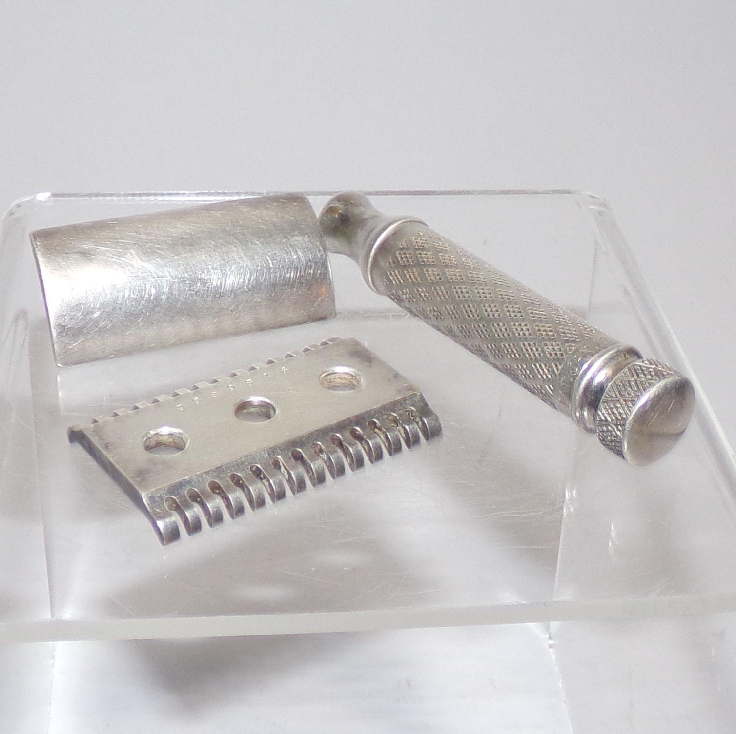 Gillette Razor and Box Vintage Double-edged Safety Razor Silver-tone ...