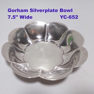 Silverplate Gorham Silverplate Hollowware 7.5&quot; Wide Decorative Vintage Small Round Vegetable Bowl Curved Petal Design YC-652