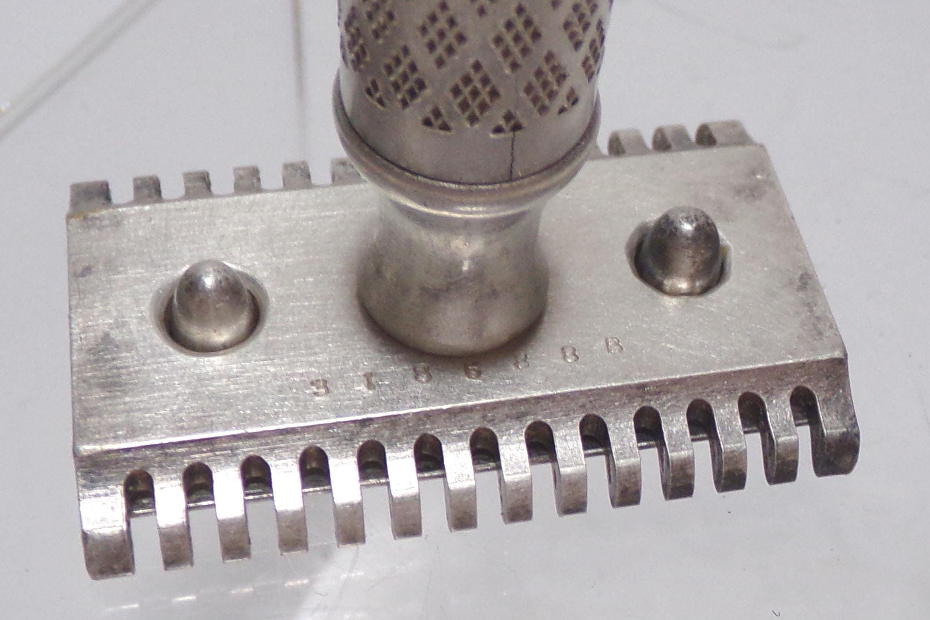 Gillette Razor and Box Vintage Double-edged Safety Razor Silver-tone ...
