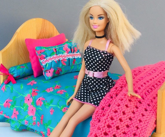 scale of barbie doll
