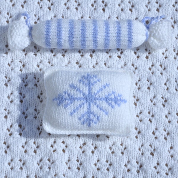 Knitted white doll bedding "Frozen"  1:6 Scale for Barbie sized dolls