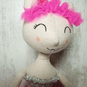 Miscetta la ballerina, bambola in lino morbido