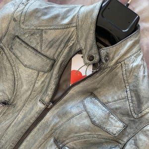 BOD & christensen (s) veste de motard moderne style motard kill bill pour femme en cuir d'agneau véritable des années 2000. Argent. Fabriqué en Inde